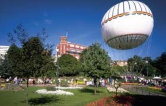 تختخواب و صبحانه Coach House Cottage