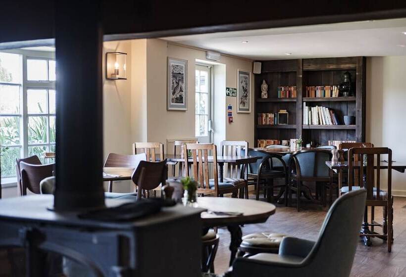 مبيت وإفطار The Bower Inn