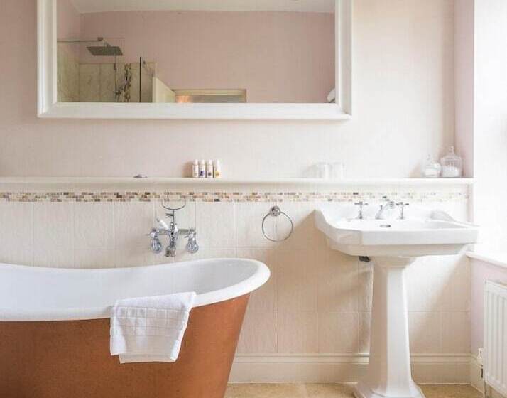 مبيت وإفطار The Bower Inn