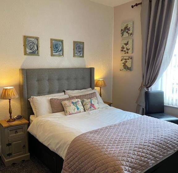 住宿加早餐  The Clovelly