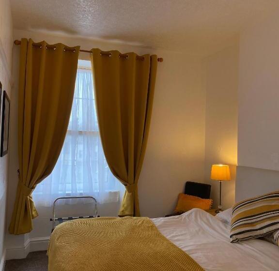 住宿加早餐  The Clovelly