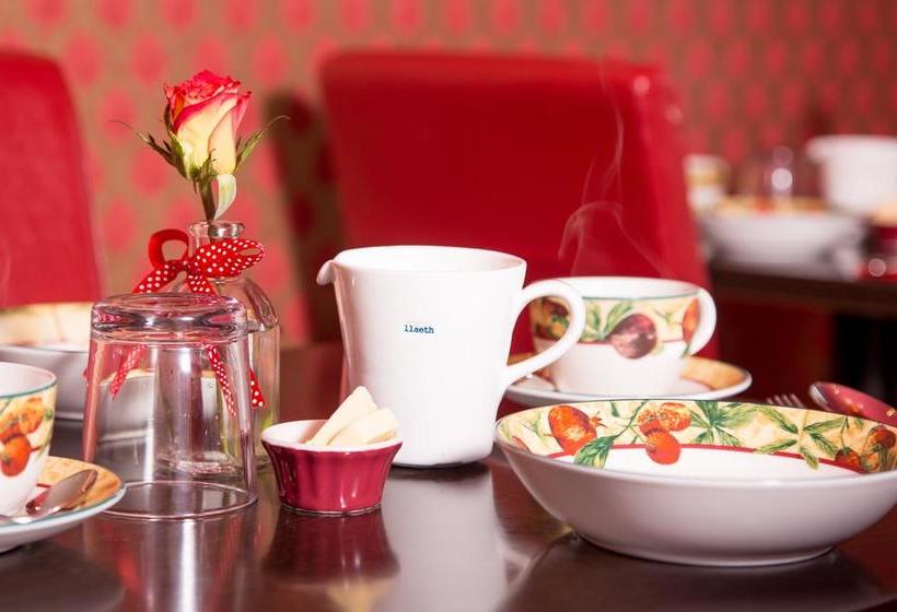 Fields Lodge Bed & Breakfast