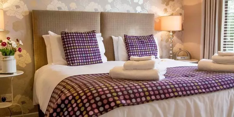 Fields Lodge Bed & Breakfast