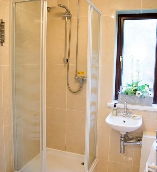 Fields Lodge Bed & Breakfast