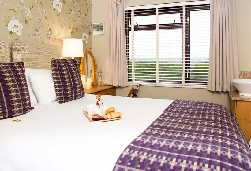 Fields Lodge Bed & Breakfast