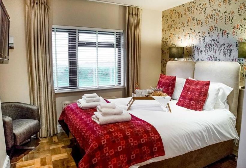 Fields Lodge Bed & Breakfast