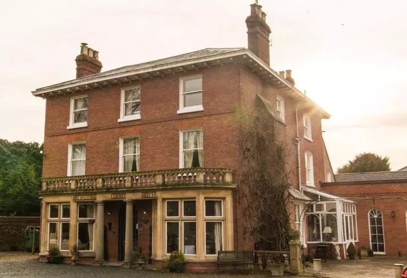 ホテル Aylestone Court