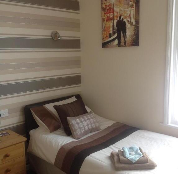 호텔 Cleasewood Guest House