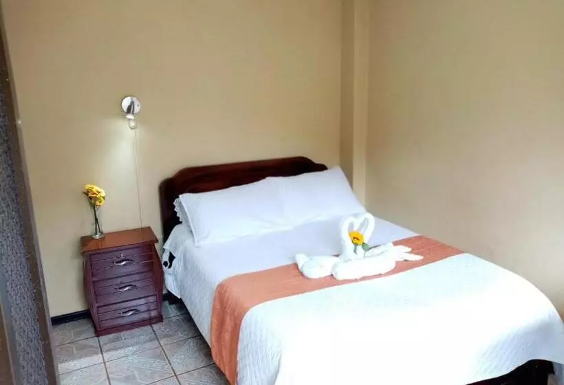 ホテル Hostal Anais