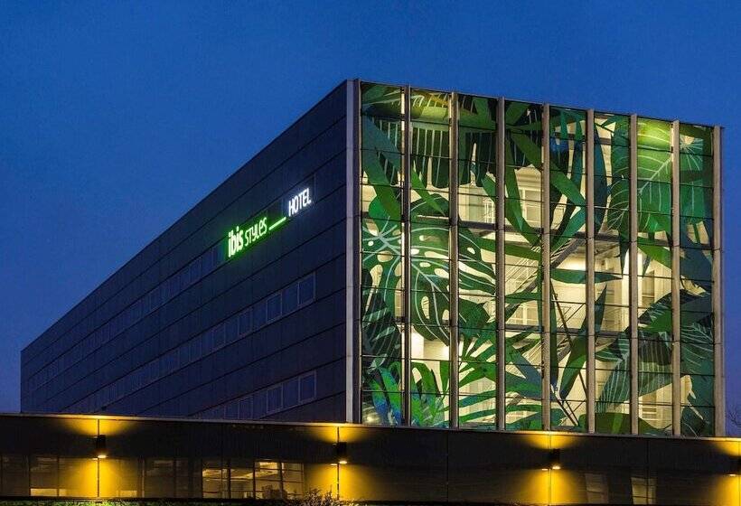 בית מלון כפרי Ibis Styles Amsterdam Airport