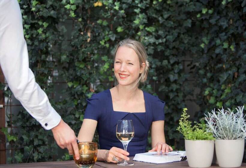 בית מלון כפרי Ibis Styles Amsterdam Airport