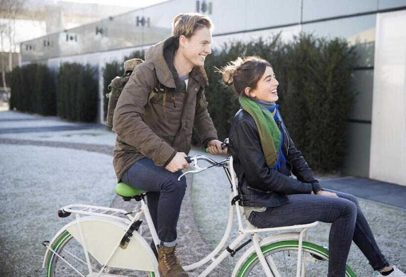 בית מלון כפרי Ibis Styles Amsterdam Airport