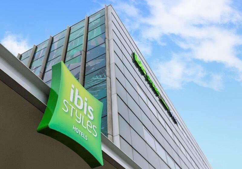 בית מלון כפרי Ibis Styles Amsterdam Airport