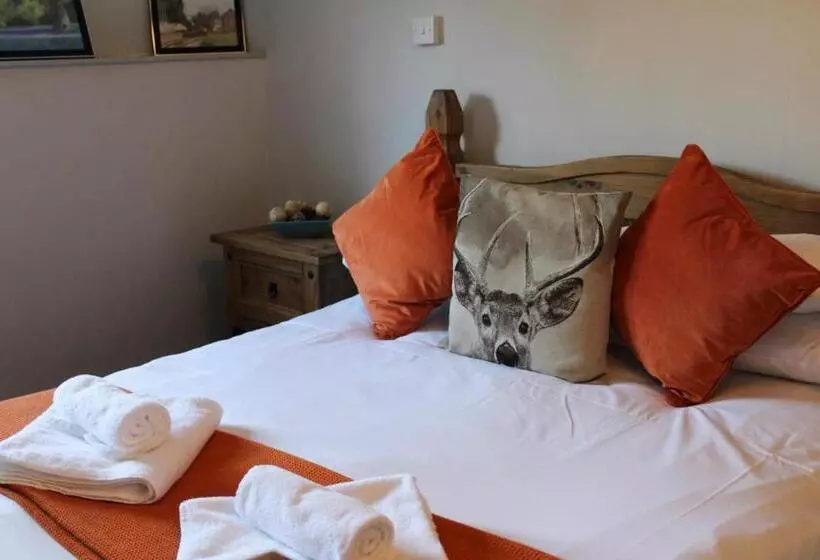Hotelli Littledean House