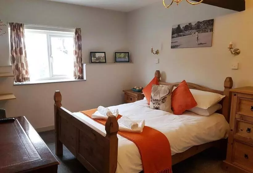 Hotelli Littledean House