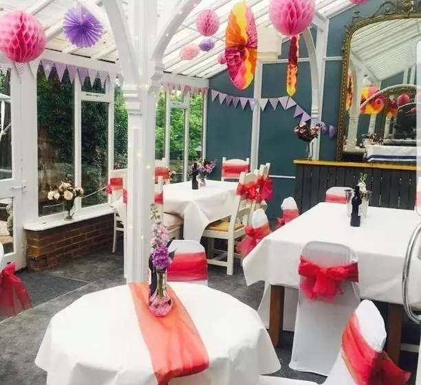 Hotelli Littledean House