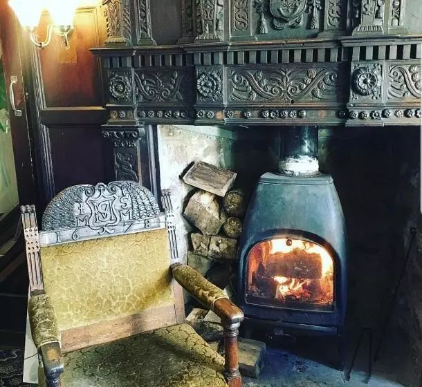 Hotelli Littledean House
