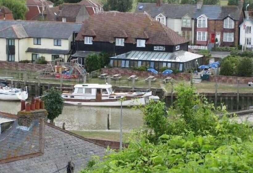 فندق The River Haven