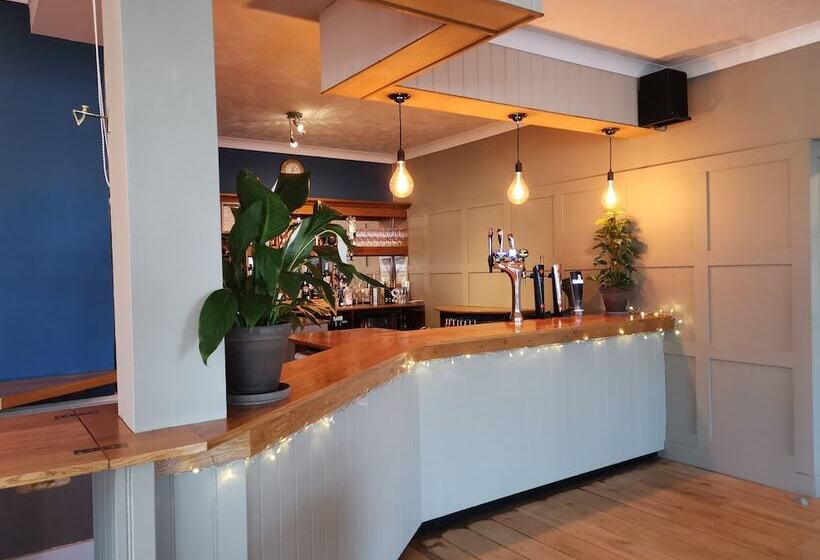 فندق The River Haven