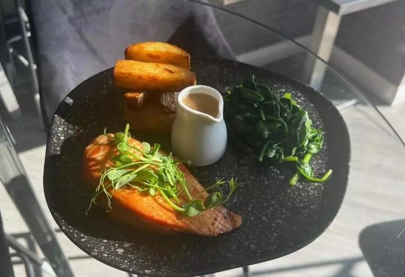 The Avenue Hotel Ltd