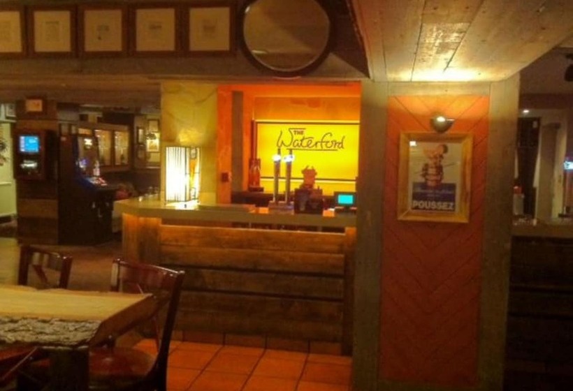 בית מלון כפרי Waterford Lodge