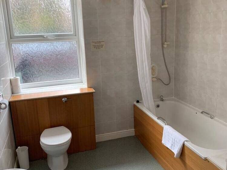 בית מלון כפרי Waterford Lodge