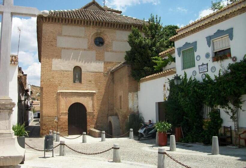 هاستل Pensión Moni Albayzin