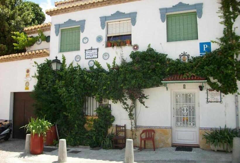 هاستل Pensión Moni Albayzin