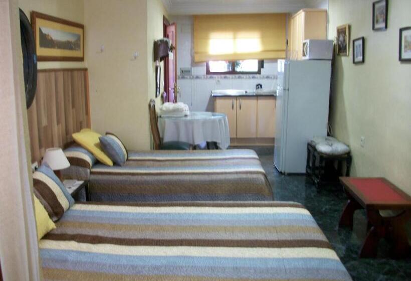 هاستل Pensión Moni Albayzin