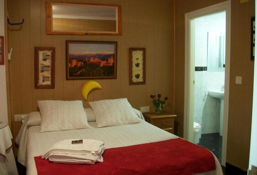 هاستل Pensión Moni Albayzin