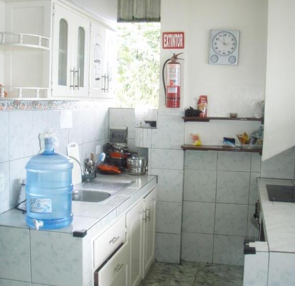 צימר Hostal Limoncocha