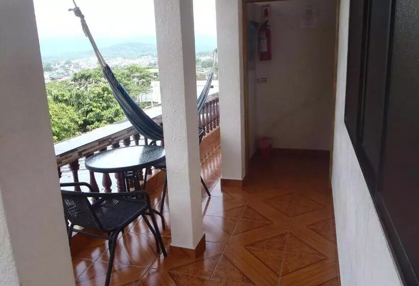Bed & Breakfast Hostal Limoncocha