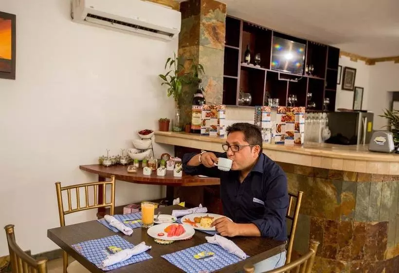 Hotel Bucaneiro