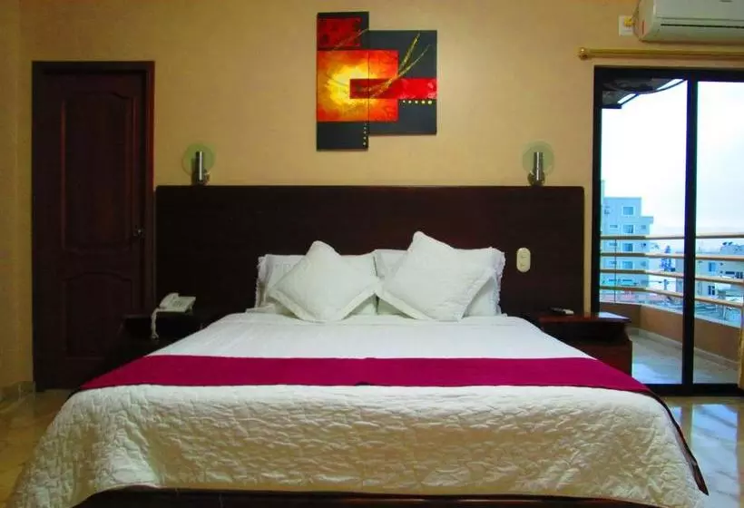 Hotel Bucaneiro