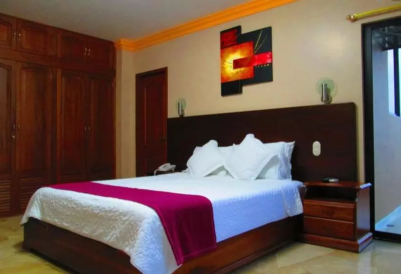 Hotel Bucaneiro