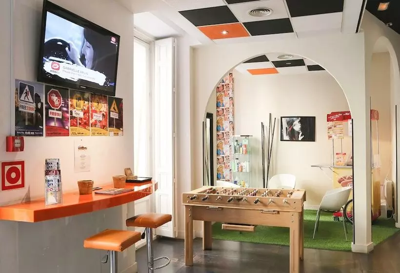 هتل Hostels Meetingpoint