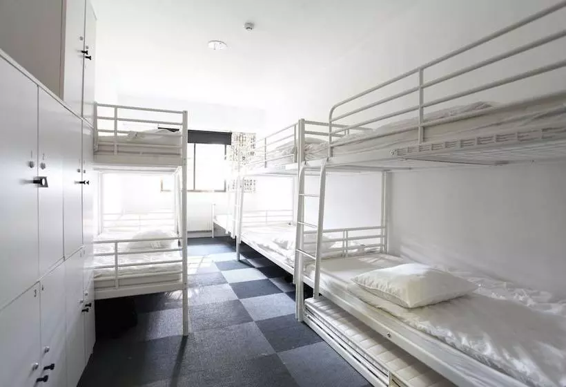 هتل Hostels Meetingpoint