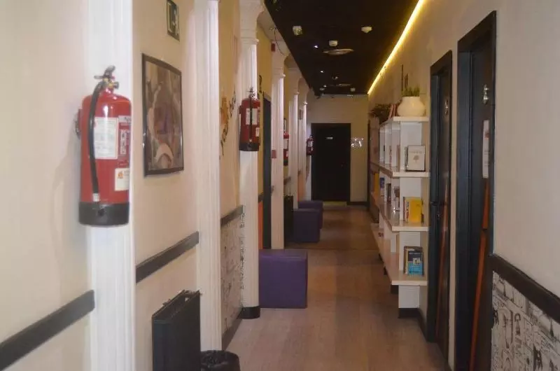 هتل Hostels Meetingpoint