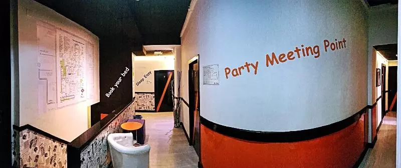 هتل Hostels Meetingpoint