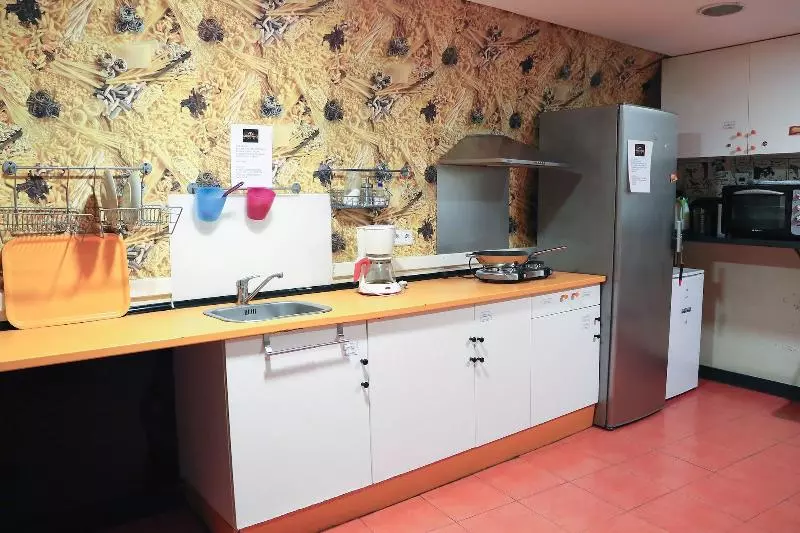 هتل Hostels Meetingpoint