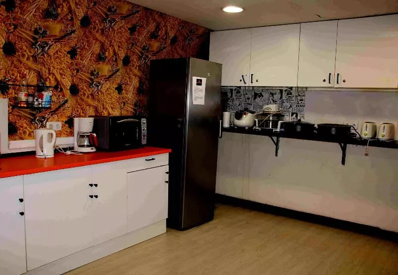 هتل Hostels Meetingpoint