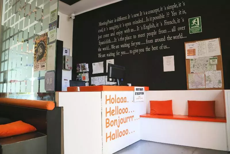 هتل Hostels Meetingpoint