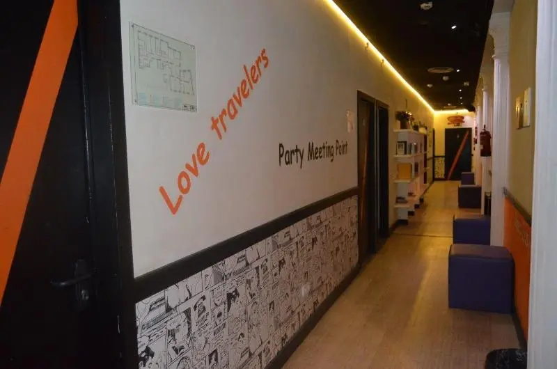 هتل Hostels Meetingpoint