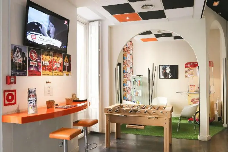 هتل Hostels Meetingpoint