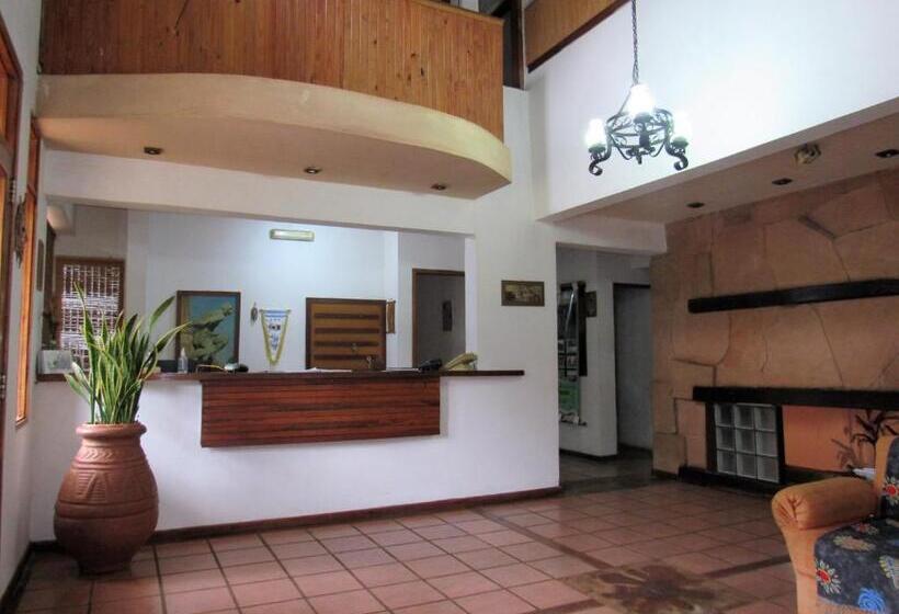 Отель La Toscana