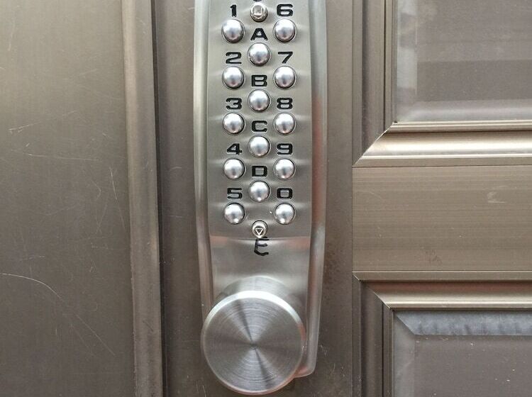 Ofu Jyoshi Kaikan 2nd Building – Caters To Women   Hostel