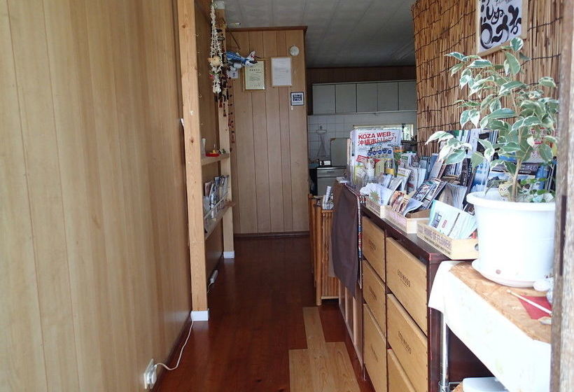 Okinawa Guest House Fushinuyauchi Hostel