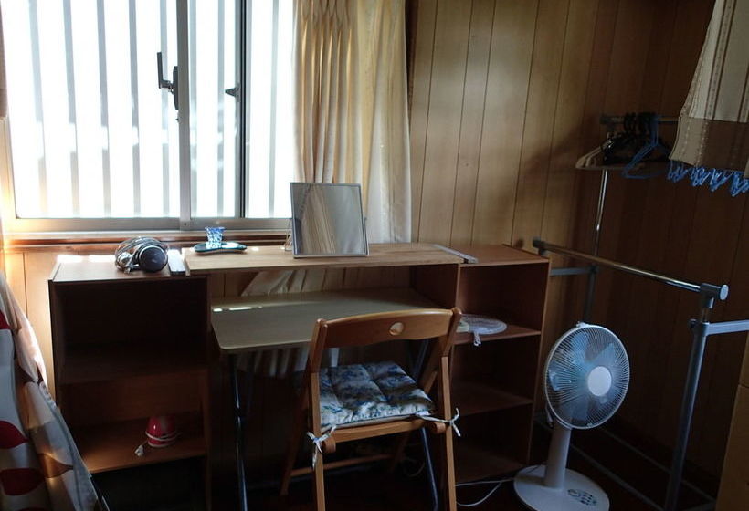 Okinawa Guest House Fushinuyauchi Hostel