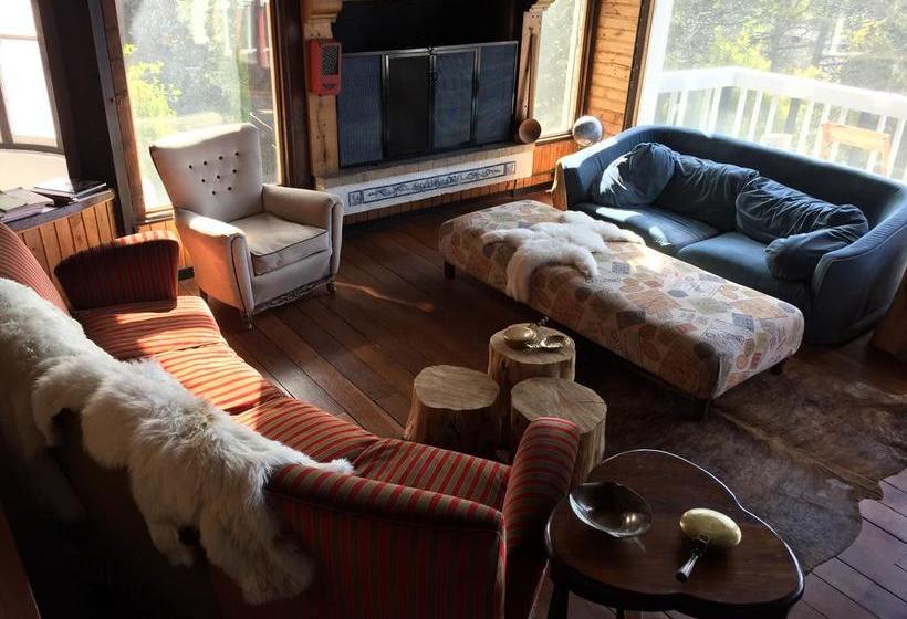 تختخواب و صبحانه La Miralejos