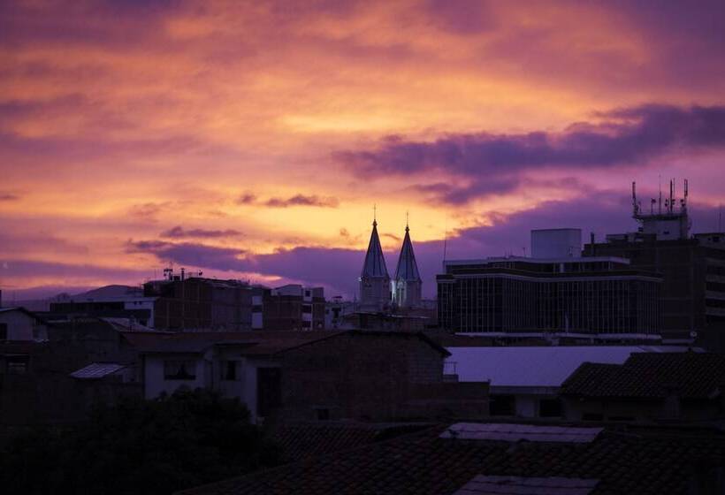 Bed and Breakfast Mariscal Inn & Suites